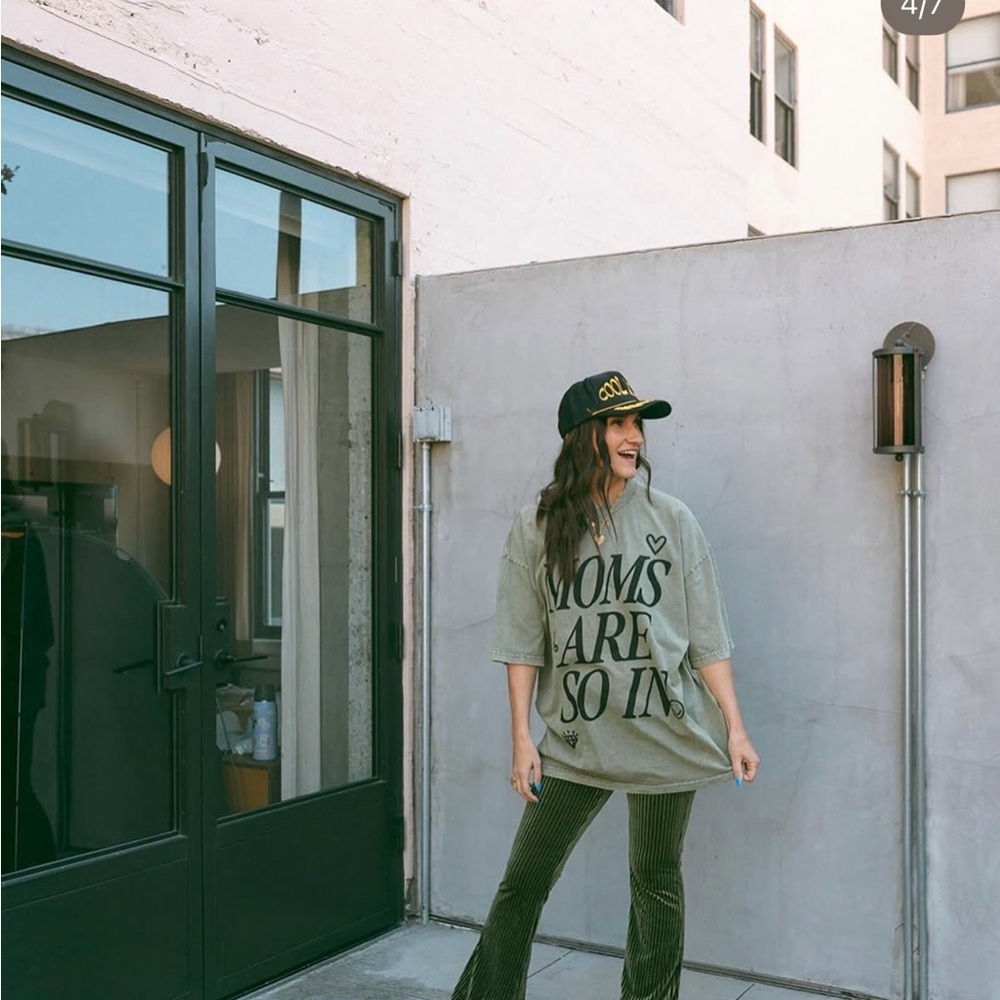 SlyFox x Karrie Locher Motherhood Graphic Tee Small NWT - Picture 2 of 8